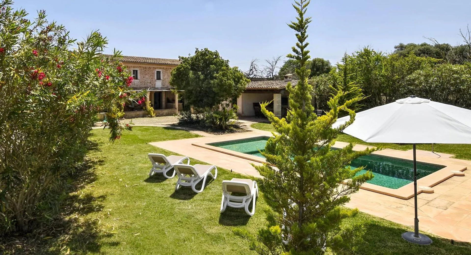 Villa Cadernera Vila Búger
