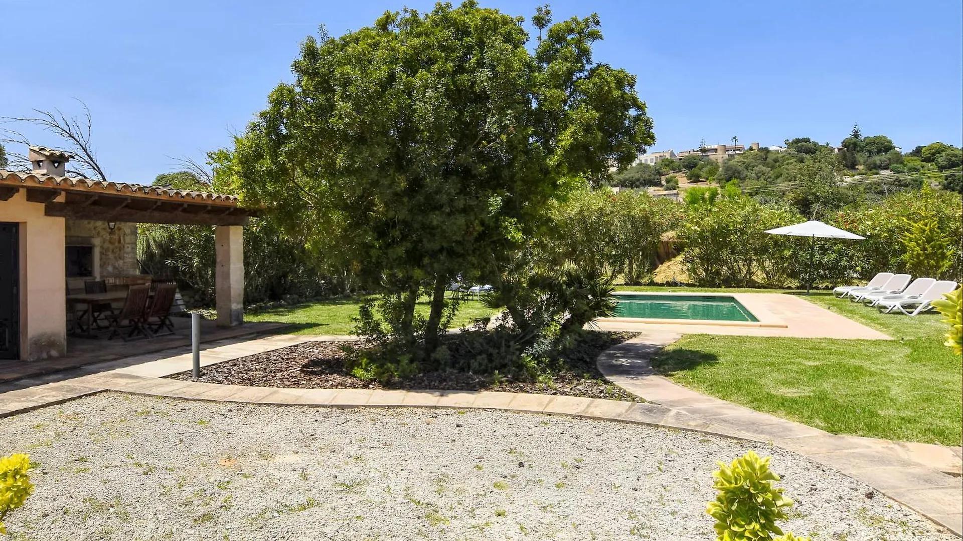 Cadernera Vila Búger Villa